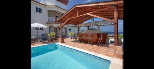 IronShore Estates Apartamento | Hills Royale Villa -Ironshore Montego Bay