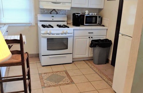 Hillsdale Casa | Hillsdale Historical Cottage Whole 1st Floor