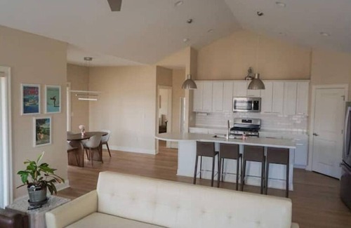Hillsdale Condominio | Hillsdale’s Hidden Condo Hideaway