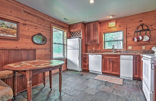 Defiance Cabina | ¡Cabaña en la ladera de 43 acres con lago privado y vista!