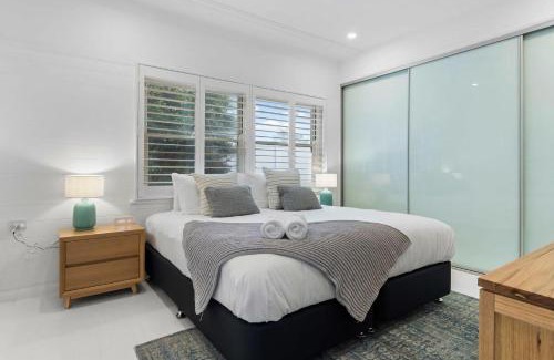 Terrigal Casa | Hillside Hamptons Indoor Fire and Fire Pit