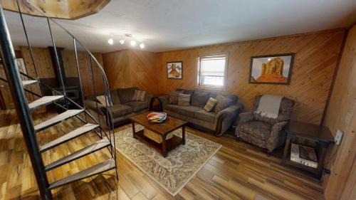 Red River Casa | Hillside Haven - Pet Friendly - WiFi - Satellite - Wood Burning Stove - Large Deck - Two Living Rooms