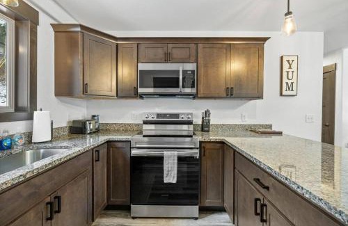 Deadwood Casa | Hillside Haven
