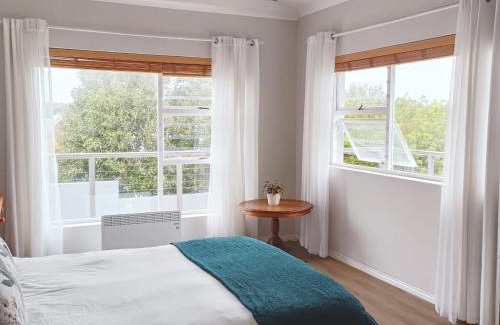 Onrus Casa | Hillside Haven