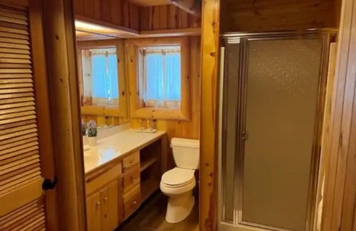 Angel Fire Cabina | Hillside Hideaway Cabin on two private acres