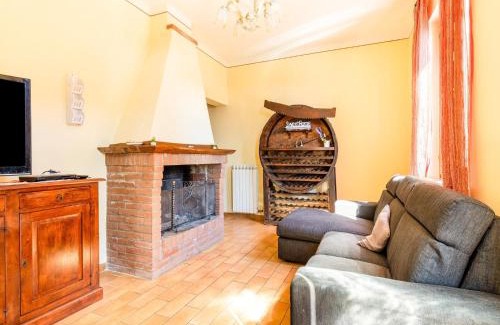 Macchino Casa | Hillside Home in Marliana