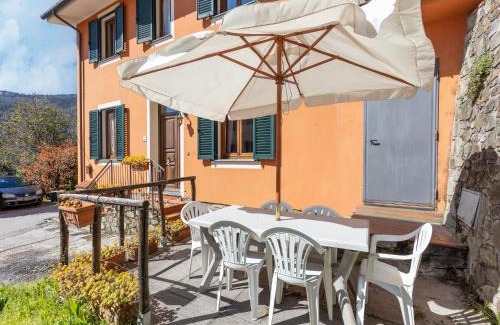 Macchino Casa | Hillside Home in Marliana