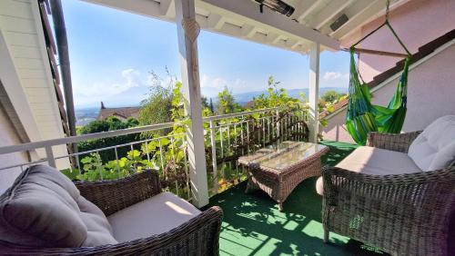 Hildisrieden Casa | Hillside Homestay near Luzern by Menbergs Harmony Homestay