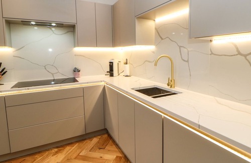 Aysgarth Cabaña | HILLSIDE HOUSE, pet friendly, with open fire in West Witton