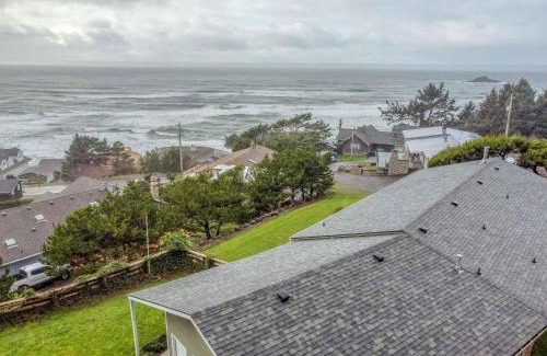 Roads End Casa | Hillside House