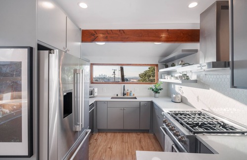Los Angeles Casa | Hillside House with DTLA Views + Zen Cedar Tub