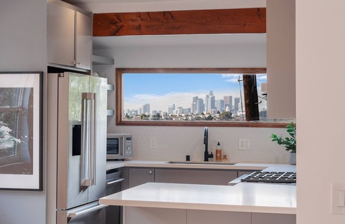 Los Angeles Casa | Hillside House with DTLA Views + Zen Cedar Tub