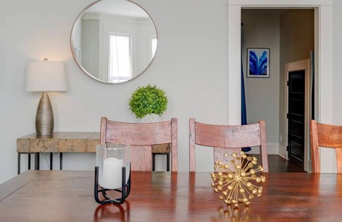 Magnolia Casa | ♛Hillside Magnolia Retreat♛~ Downtown Location ~