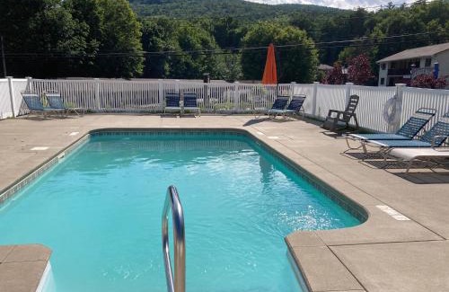 Lake George Hotel | Hillside Motel