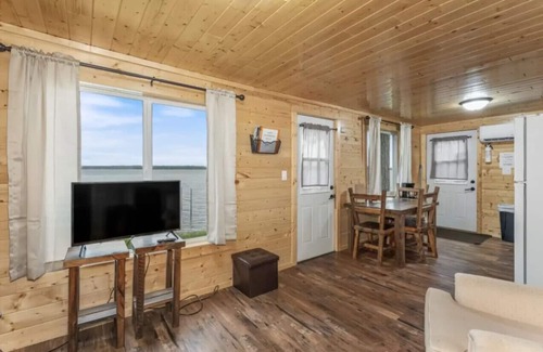 Phelps Cabina | Hillside Resort Cabin #6