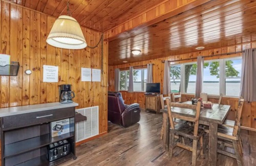 Phelps Cabina | Hillside Resort Cabin #8