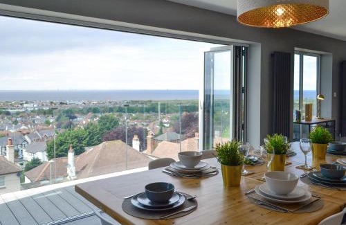 Prestatyn Casa | Hillside Retreat