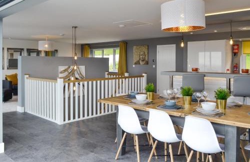 Prestatyn Casa | Hillside Retreat