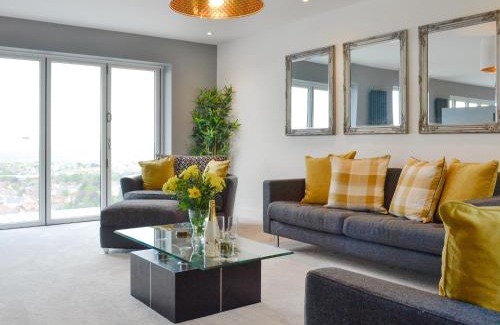 Prestatyn Casa | Hillside Retreat