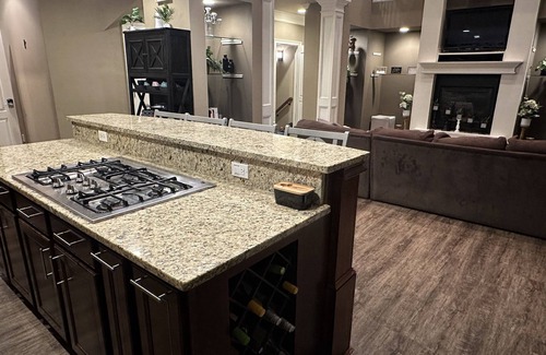 Latonia Casa | Hillside Retreat Paradise. Sleeps 16+. Awesome game room, hot tub & pool.