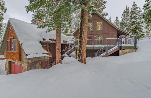 Kingswood Estates Casa | Hillside Retreat