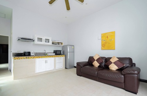 Karon Apartamento | Hillside Seaview