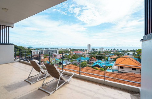 Karon Apartamento | Hillside Seaview
