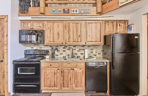 Boyne City Condominio | Hillside: Sleeps 13: Golf Pool Lake