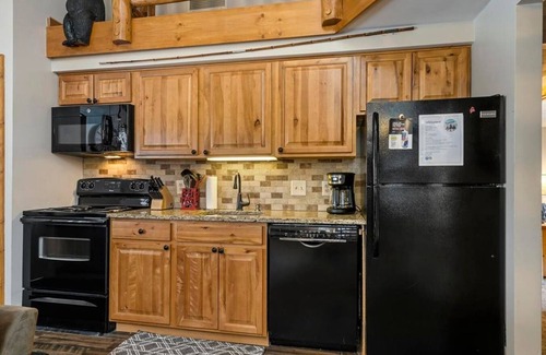 Boyne City Condominio | Hillside: Sleeps 13: Golf Pool Lake