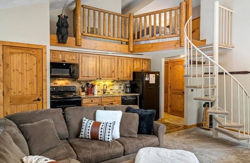 Boyne City Condominio | Hillside: Sleeps 13: Golf Pool Lake