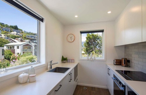Queenstown City Centre Apartamento | Hillside Villa 3 – Modern 2BR Walk to Town & A/C