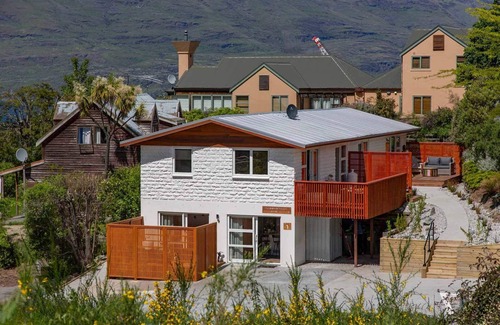 Queenstown City Centre Apartamento | Hillside Villa 3 – Modern 2BR Walk to Town & A/C