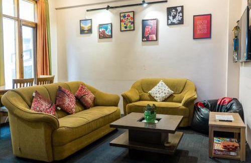 Sanjauli Apartamento | Hillspeak Homes