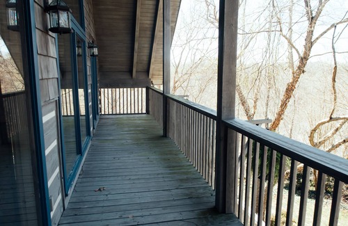 Baxter Cabina | Hilltop Cabin on Center Hill Lake