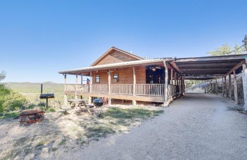 Concan Casa | Hilltop Concan Cabin with Garner State Park Views!
