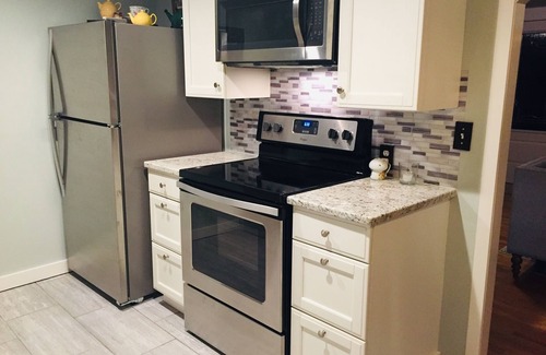 Mid America Casa | "Nuevo en VRBO" Quiet Country Cottage en 20 acres