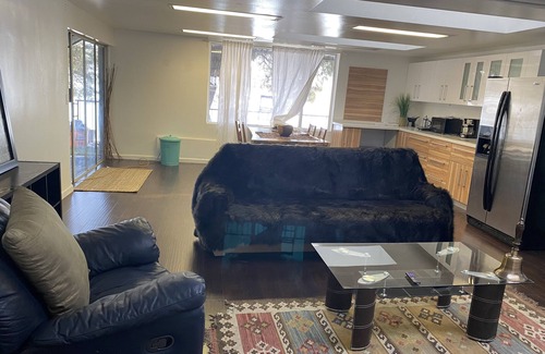 Malibu Cabaña | Hilltop Creative artists paradise day art studio (casting-production-recording)