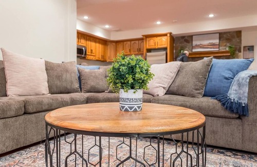 Cross Keys Casa | Hilltop Escape >1 mile from North River Close to North River, Hone Quarry