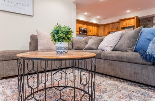 Cross Keys Casa | Hilltop Escape >1 mile from North River Close to North River, Hone Quarry