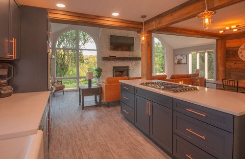Beach Lake Otro | HILLTOP FARMHOUSE - Brand New! Sleeps 16 with an Indoor Pool!
