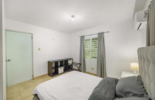 Florencio Casa | Hilltop Getaway with Huge Terrace