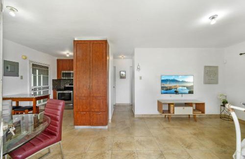 Florencio Casa | Hilltop Getaway with Huge Terrace