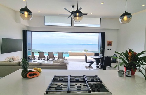 Camaronal Casa | Hilltop Haven: 3 Master Suites, Ocean&Jungle Views