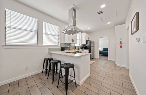 Lakeway Casa | Hilltop Haven, Couples Getaway