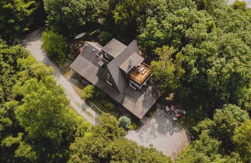 Port Franks Cabina | Hilltop Haven - Lake Huron Cottage!