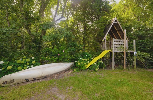 Port Franks Cabina | Hilltop Haven - Lake Huron Cottage!