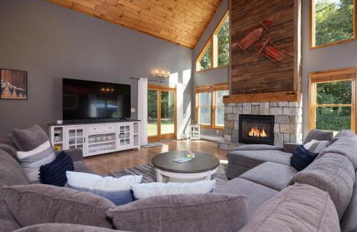 Johnsonville Casa | Hilltop Hideaway- 5 Minutes To Saratoga Lake