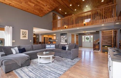 Johnsonville Casa | Hilltop Hideaway- 5 Minutes To Saratoga Lake