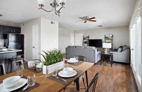 Redmont Park Condominio | Hilltop Hideaway F - King Bed/Free Parking/2 Baths