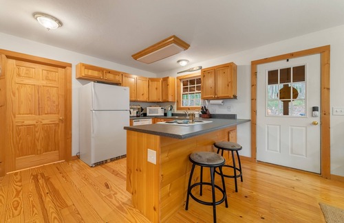 Blairsville Casa | Hilltop Hideaway - Summer Getaway, Nearby Lakes, Scenic Views, Porch & Fast WiFi